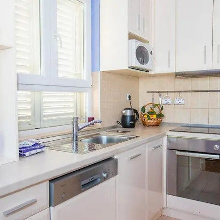 3 Beaches With Free Parking Apartment Dubrovnik