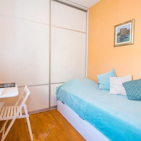 Apartment 3 Beaches With Free Parking