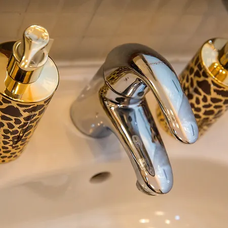 Apartment 3 Beaches With Free Parking *