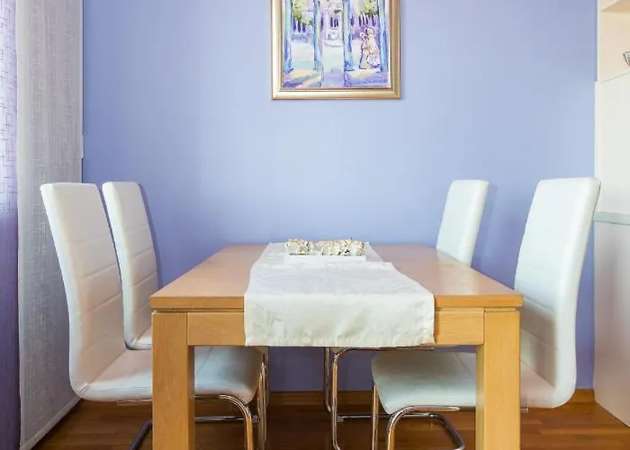 3 Beaches With Free Parking *