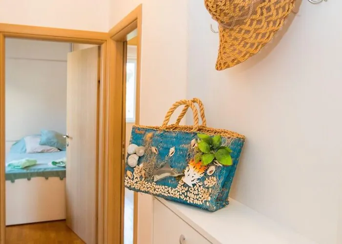 3 Beaches With Free Parking *