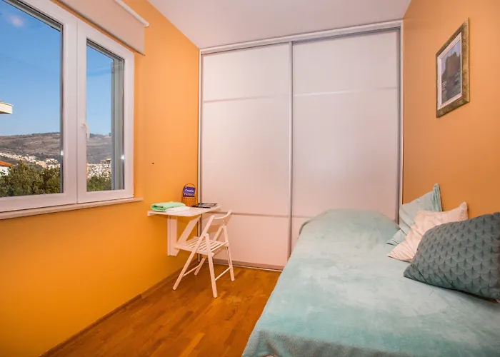 Apartment 3 Beaches With Free Parking *