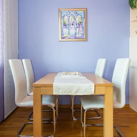 3 Beaches With Free Parking *