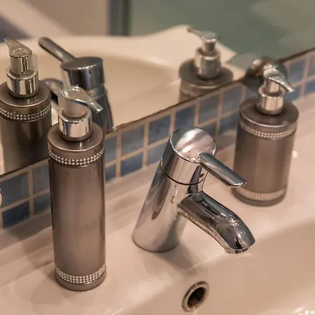 3 Beaches With Free Parking شقة *