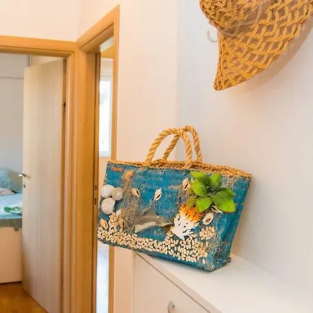 3 Beaches With Free Parking *